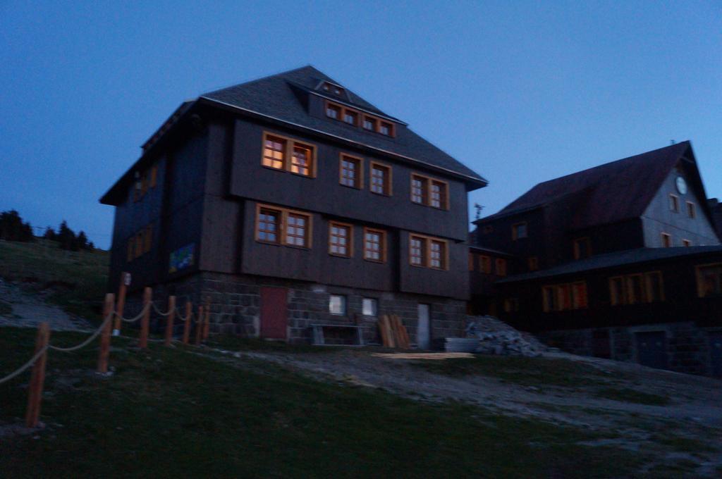 Schronisko Pttk Hala Szrenicka Hostel Szklarska Poreba Exterior photo