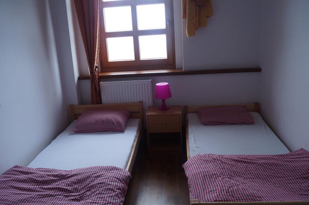 Schronisko Pttk Hala Szrenicka Hostel Szklarska Poreba Room photo